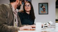 Bahaya Kurang Gerak pada Pekerja Kantoran dan Cara Mencegahnya (Foto: unsplash/Andreea Avramescu) Bahaya Kurang Gerak pada Pekerja Kantoran dan Cara Mencegahnya (Foto: unsplash/Andreea Avramescu)